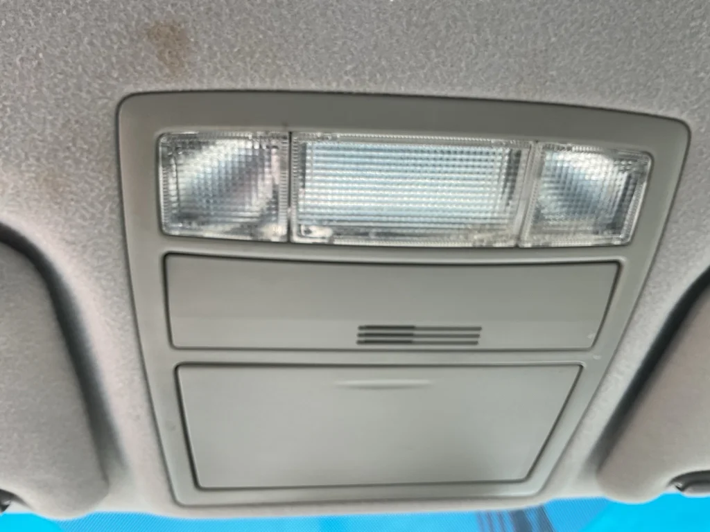 Used 2007 Titanium Metallic Toyota LE image 30