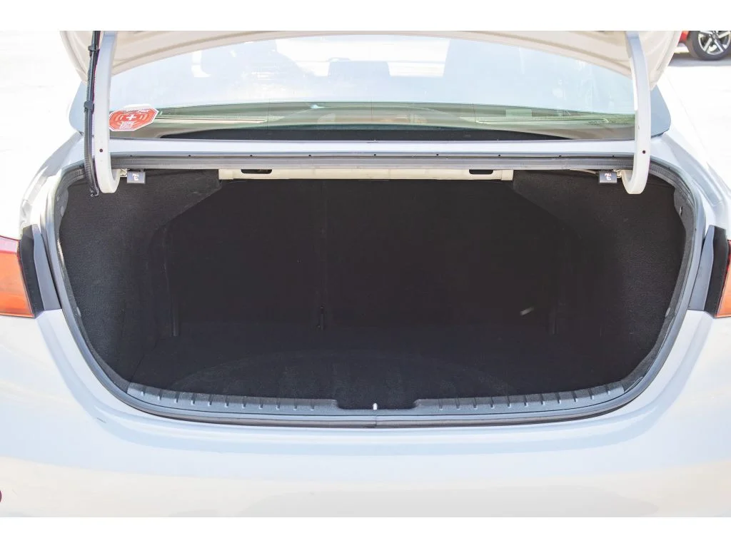 Used 2024 Snow White Pearl Kia LXS image 12