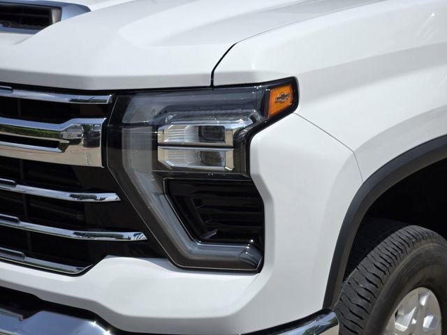 Used 2024 Summit White Chevrolet LTZ image 8