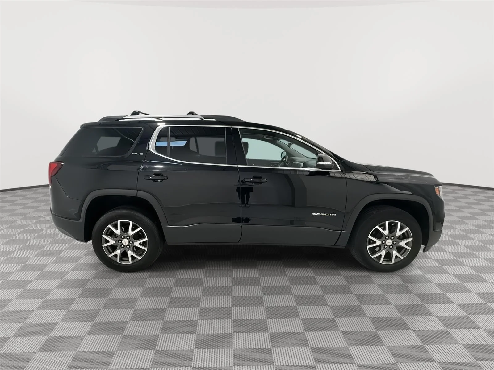Used 2022 Ebony Twilight Metallic GMC SLE image 6