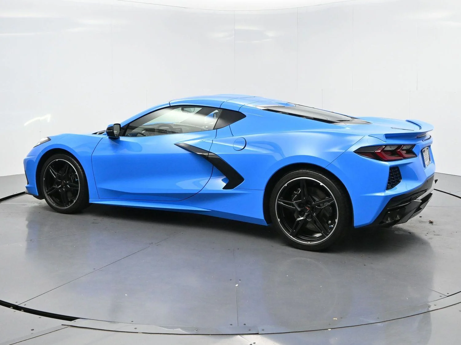 Used 2024 Rapid Blue Chevrolet 2LT image 5