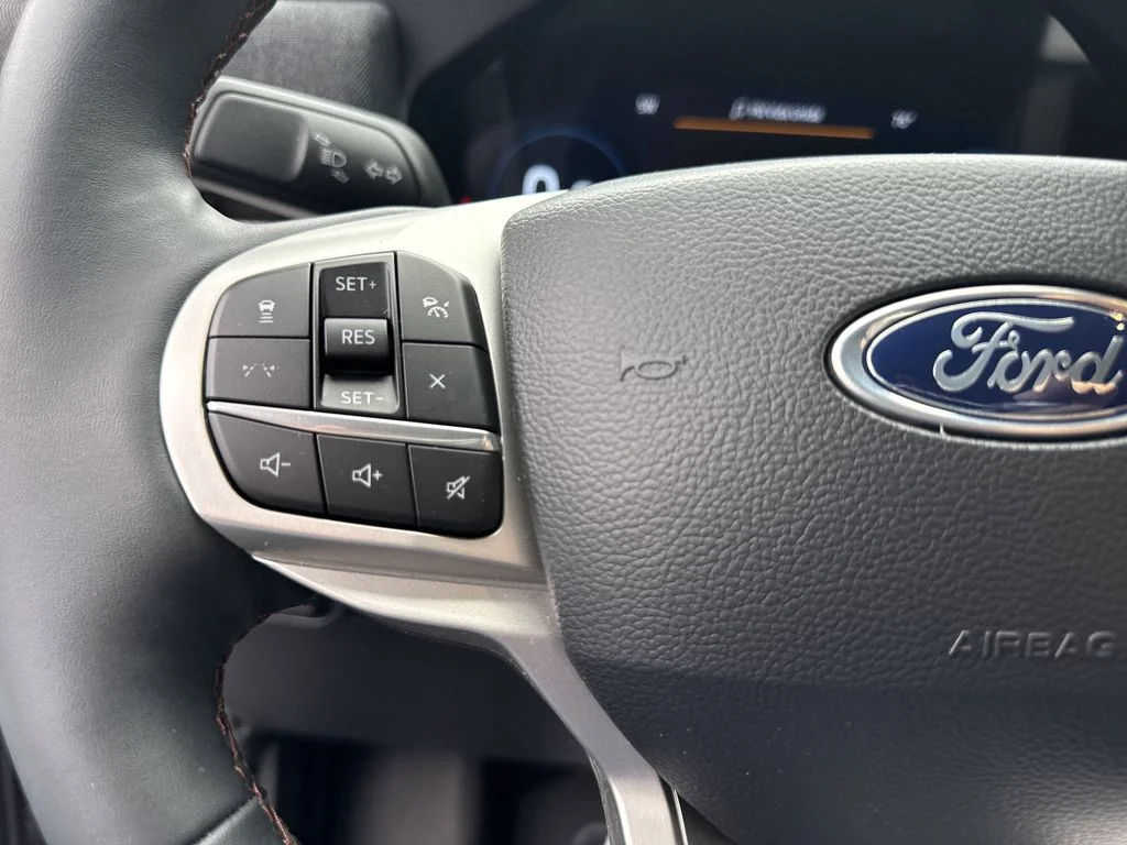 Used 2025 Carbonized Gray Metallic Ford Active image 21