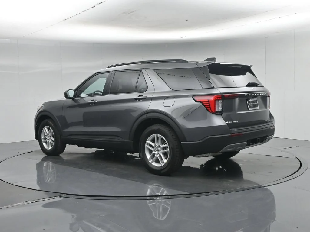 New 2027 Carbonized Gray Metallic Ford Active image 26
