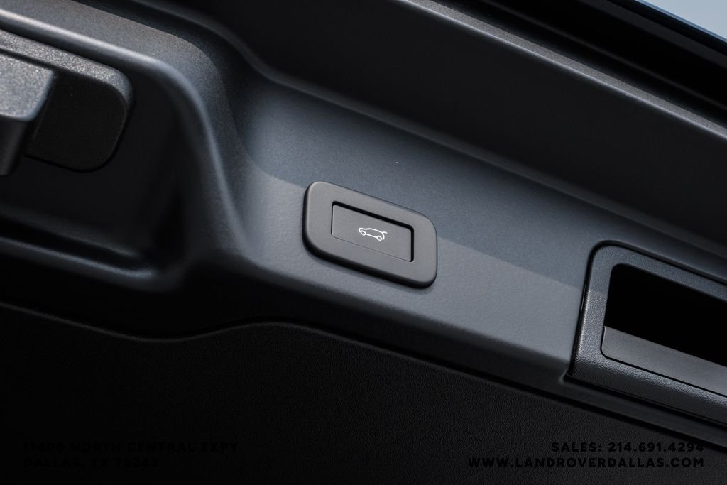 New 2026 Tribeca Blue Metallic Land Rover S image 51