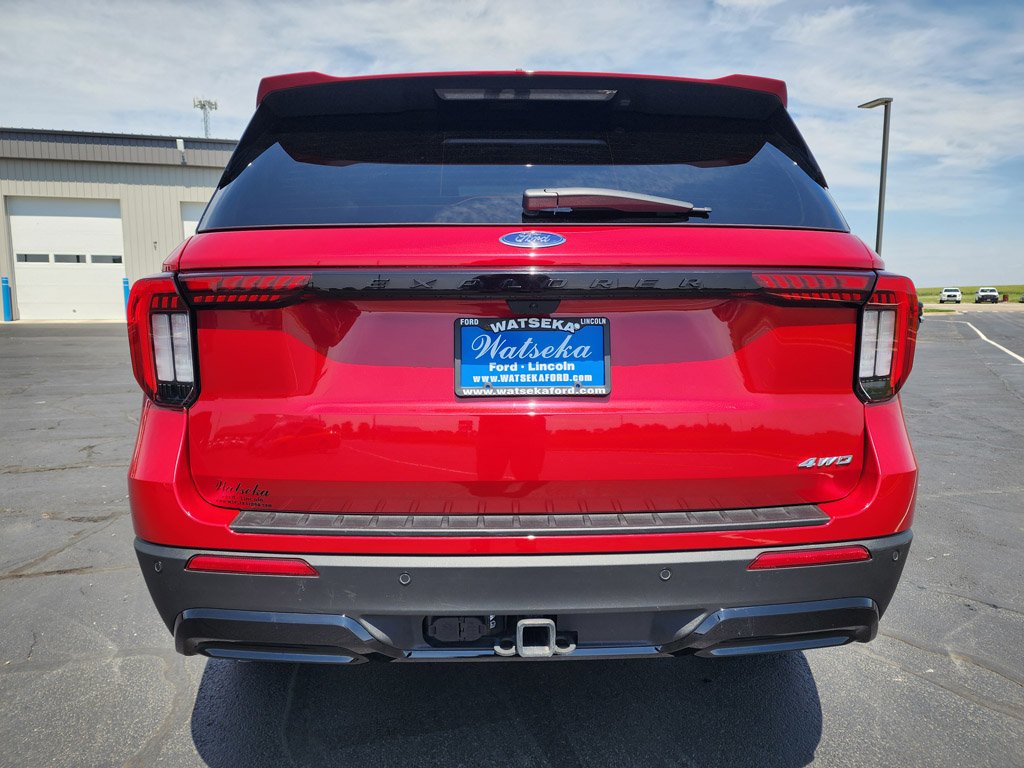 Used 2025 Rapid Red Metallic Tinted Clearcoat Ford ST-Line image 6