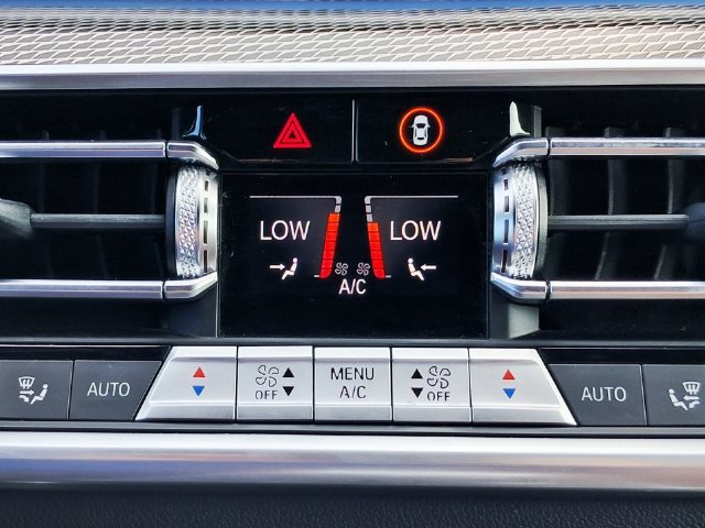 Used 2023 Black BMW xDrive45e image 22