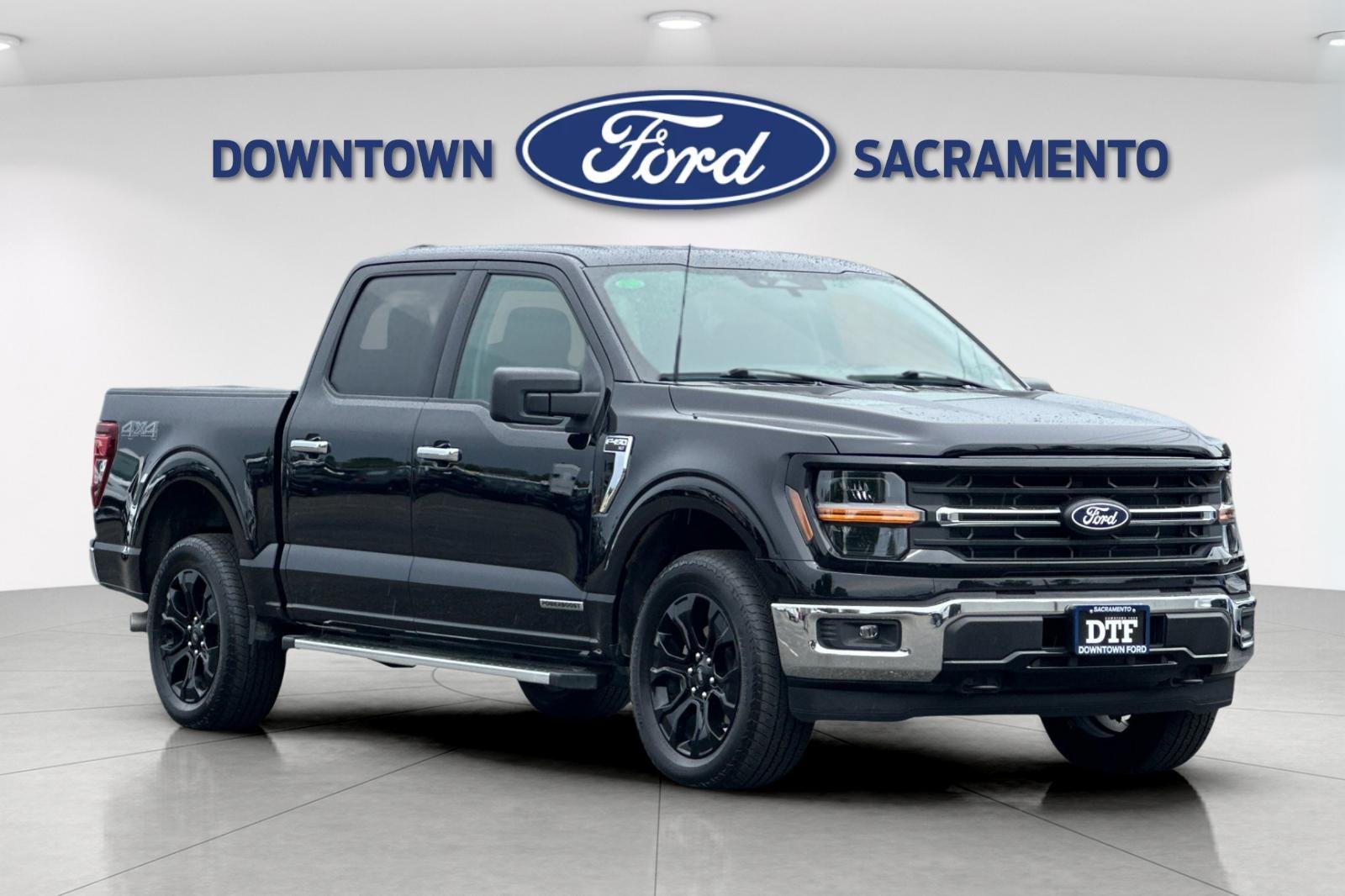 Used 2025 Agate Black Metallic Ford XLT image 11
