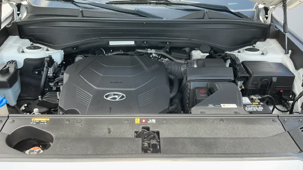 Used 2020 White Hyundai Limited image 25