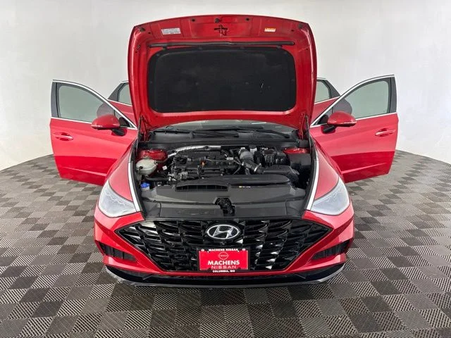 Used 2020 Red Hyundai Limited image 11