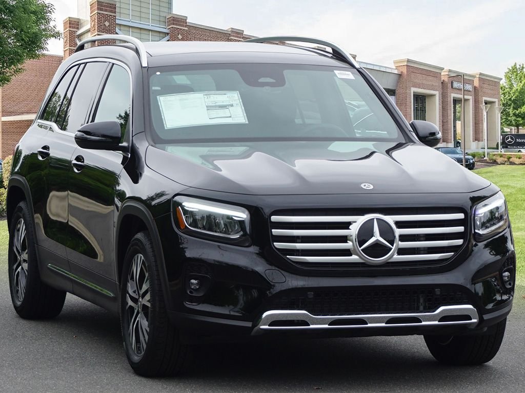 Used 2025 Night Black Mercedes-Benz GLB 250 image 3