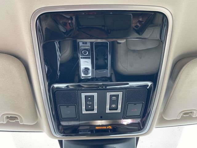 Used 2019 Fuji White Land Rover 5.0L V8 Supercharged image 19