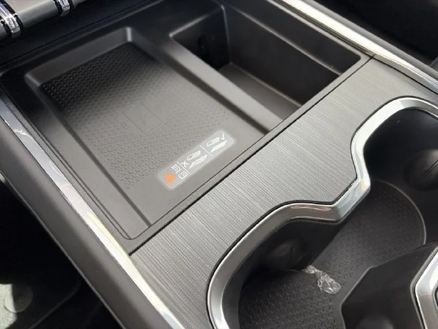 New 2027 White GMC Elevation image 20