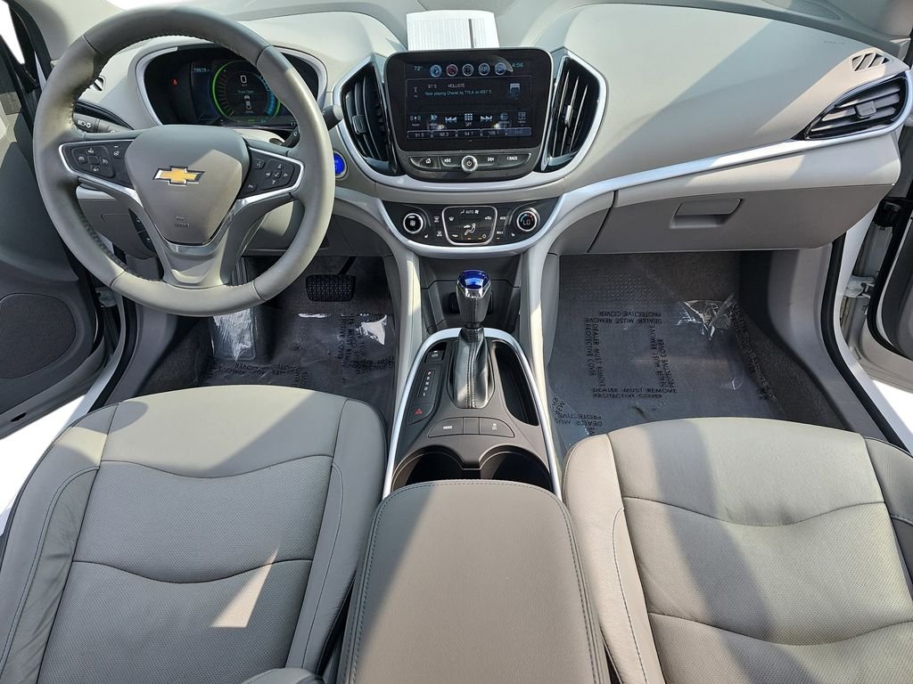Used 2017 White Chevrolet LT image 9