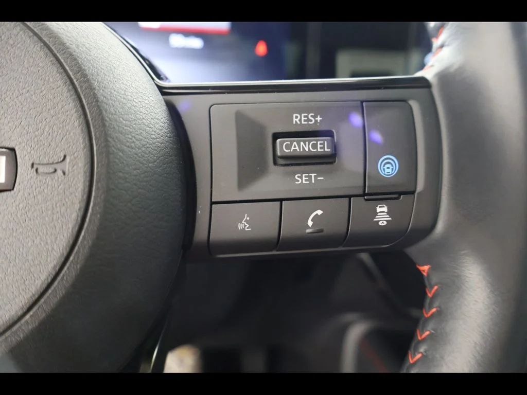 Used 2025 White Nissan SR image 20