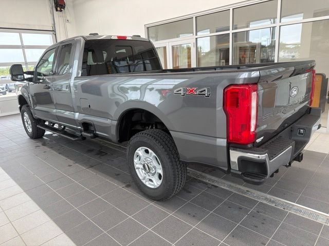 New 2027 Carbonized Gray Metallic Ford F-250® XLT image 7