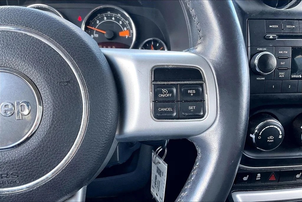 Used 2016 White Jeep Latitude image 18