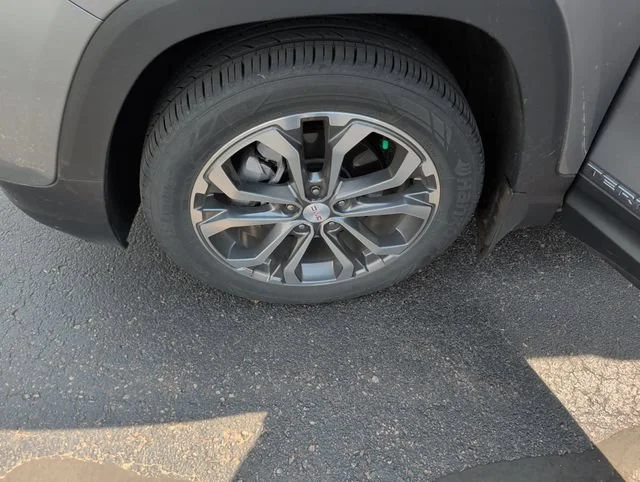 Used 2019 SATIN STEEL METALLIC GMC SLT image 30