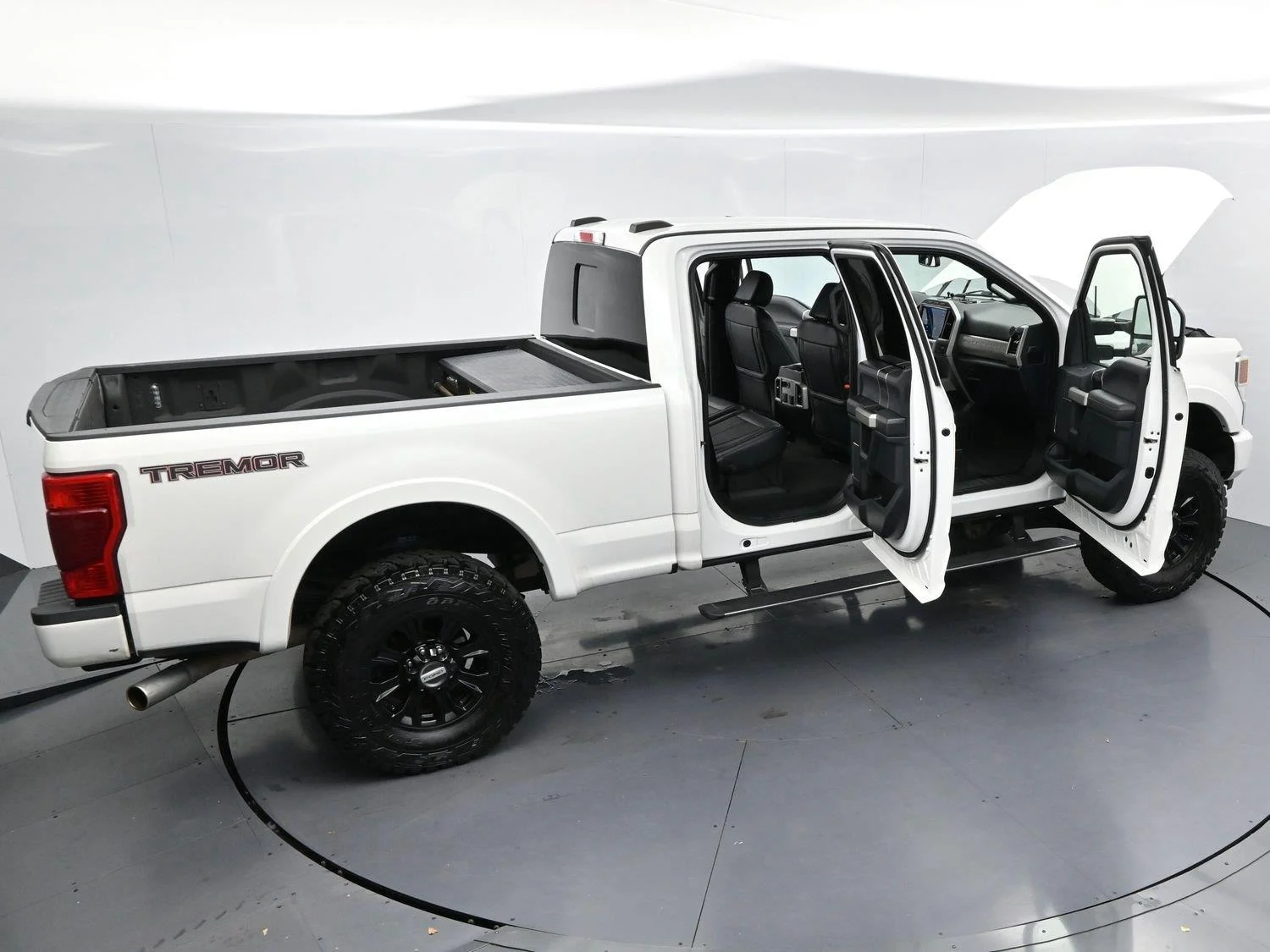 Used 2022 Star White Metallic Tri-Coat Ford LARIAT image 42