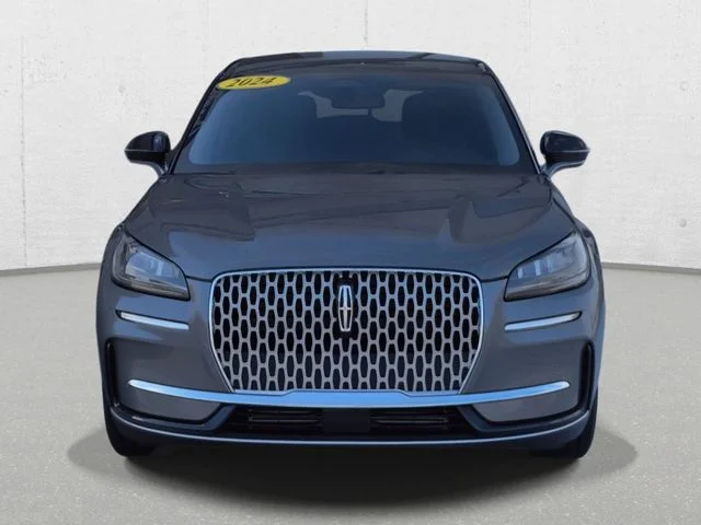 Used 2024 Gray Metallic Lincoln Premiere image 2