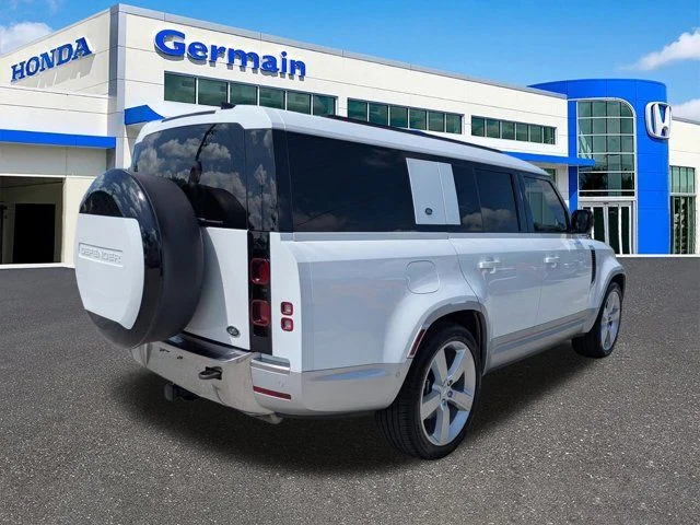 Used 2023 Fuji White Land Rover First Edition image 5