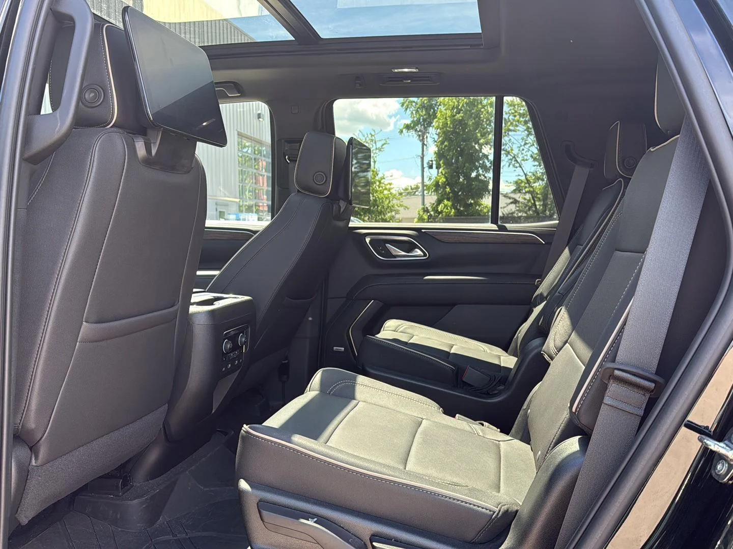 Used 2023 Black Chevrolet Premier image 10