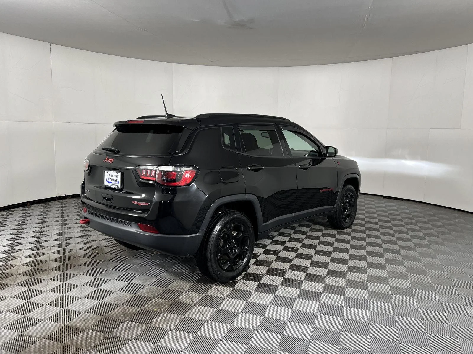 Used 2023 Diamond Black Crystal Pearlcoat Jeep Trailhawk image 23