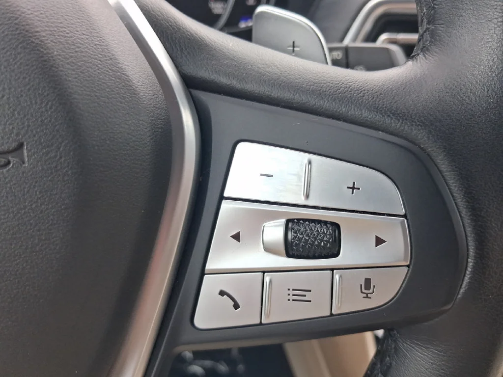 Used 2022 Dark Graphite BMW xDrive30i image 19