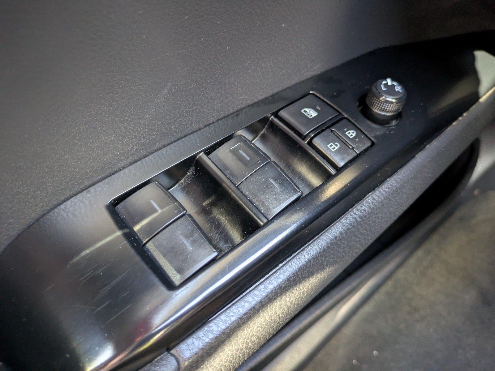 Used 2025  Toyota SE image 21
