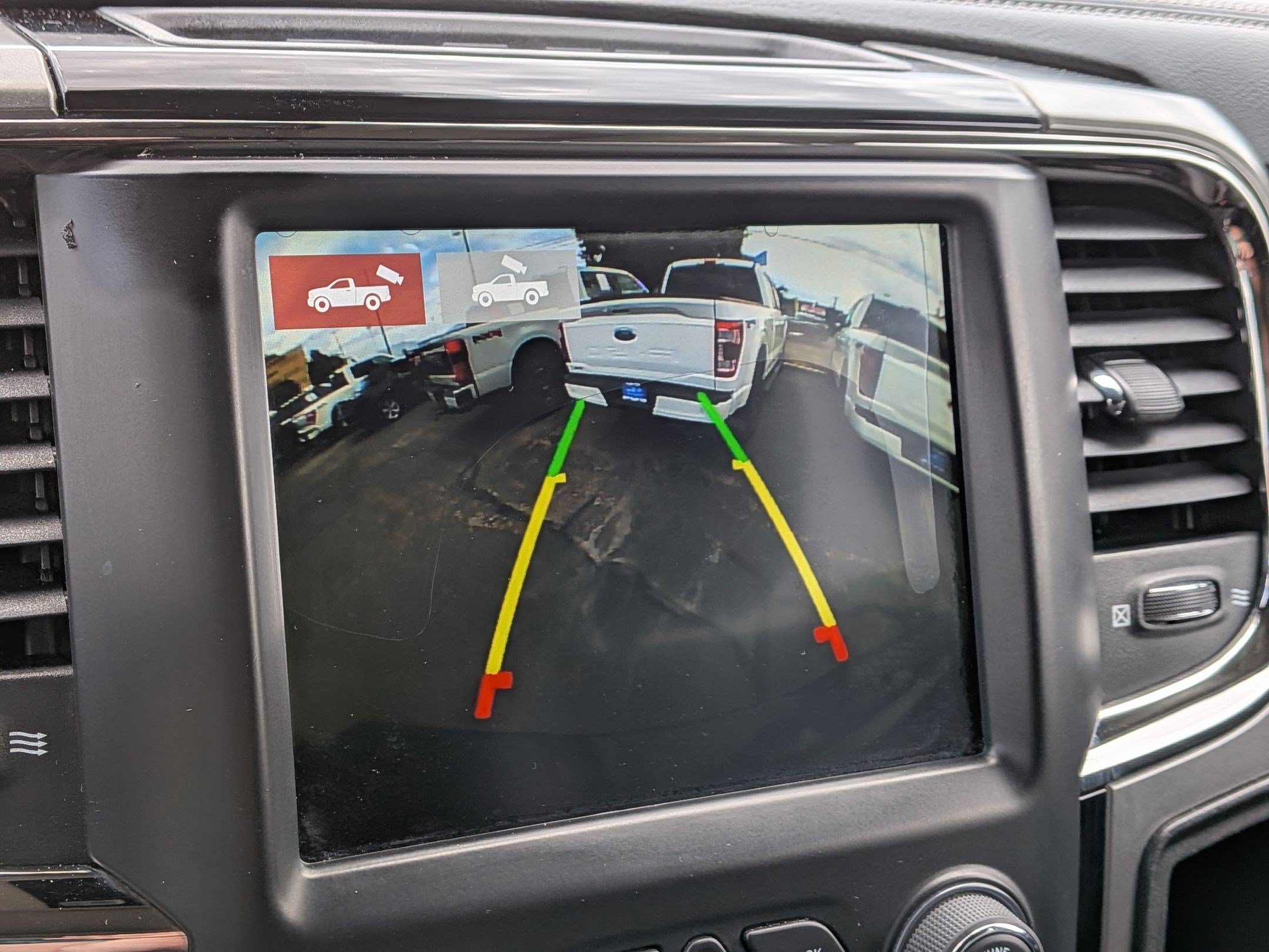 Used 2018 Brilliant Black Crystal Pearlcoat Ram Laramie image 22