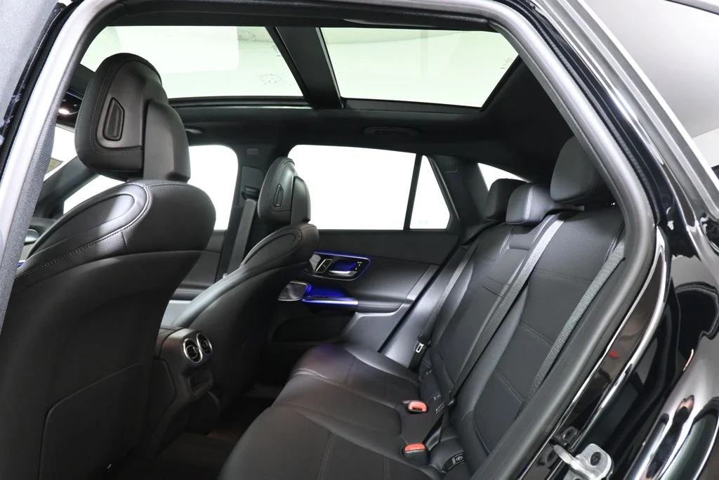 Used 2026  Mercedes-Benz GLC 300 image 27