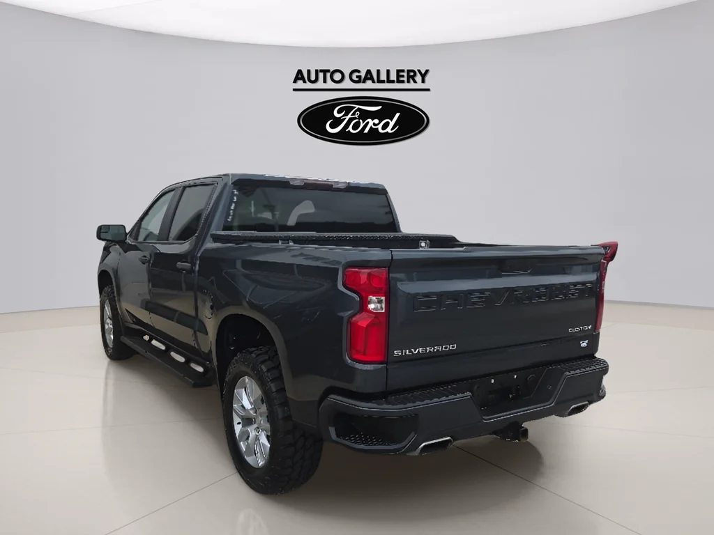 Used 2019 Shadow Gray Metallic Chevrolet Custom image 7