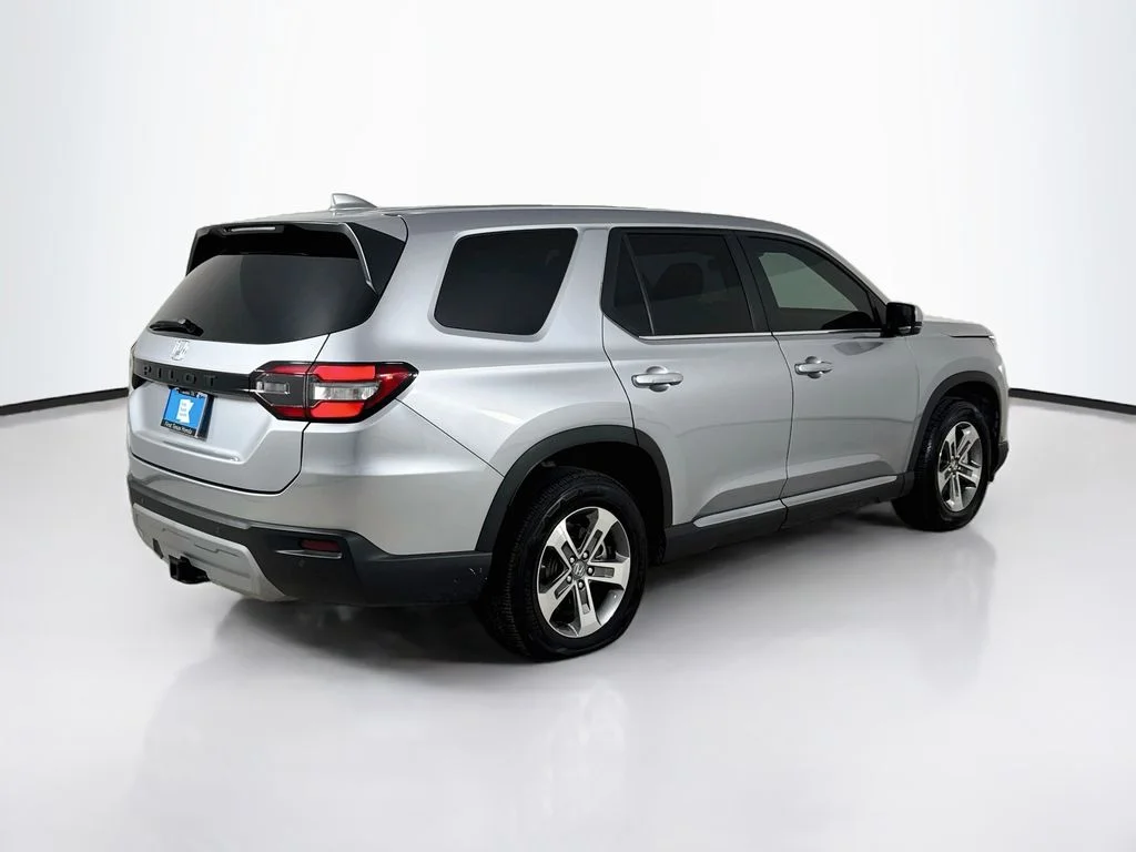 Certified Used 2025 Lunar Silver Metallic Honda EX-L image 8