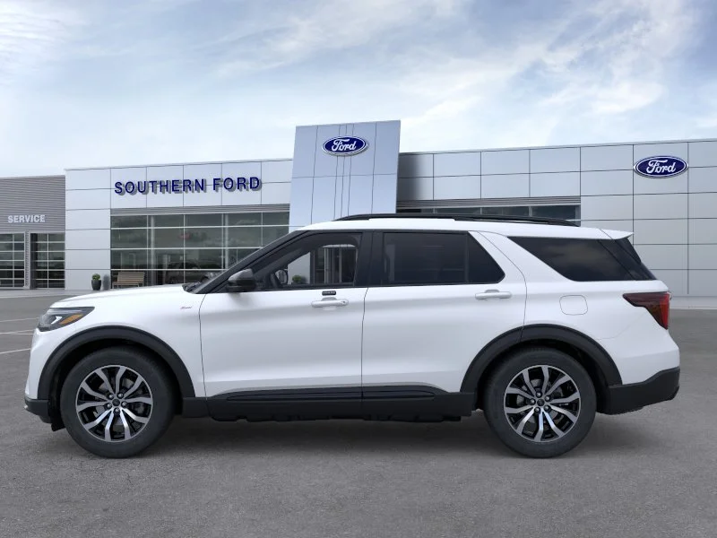 New 2026 Star White Metallic Tri-Coat Ford ST-Line image 27
