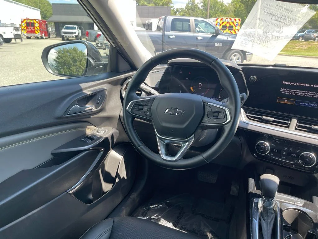 Used 2024 Summit White Chevrolet ACTIV image 9