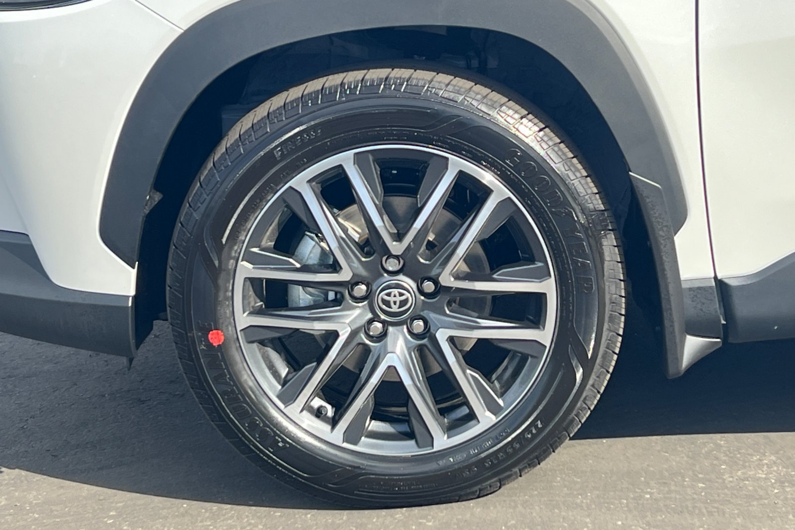 Certified Used 2026 Pearl Toyota XLE image 25