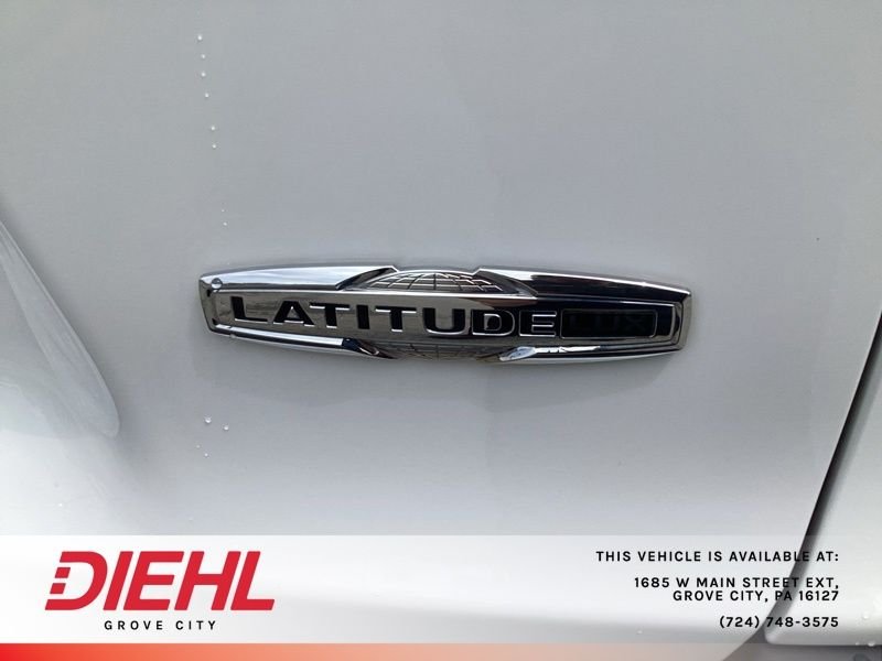 Used 2022 White Jeep Latitude Lux image 13