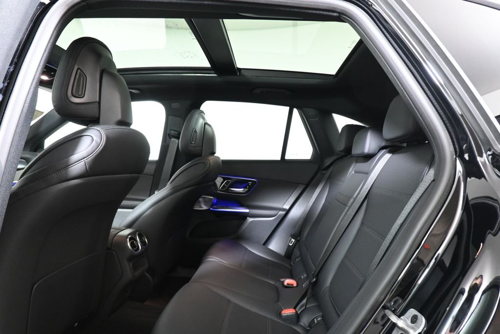 Used 2026 Black Mercedes-Benz GLC 300 image 27