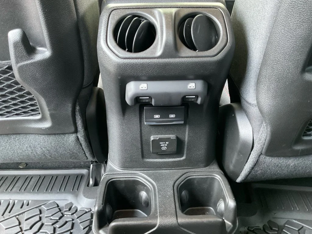 Used 2024 White Jeep Rubicon image 23