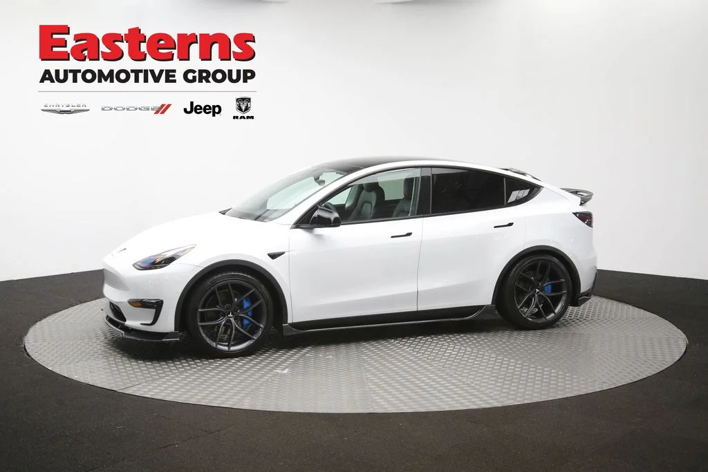 Used 2022  Tesla Performance image 54
