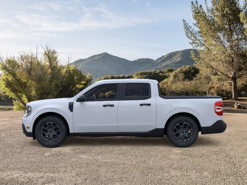 New 2026 Space White Metallic Ford XLT image 28