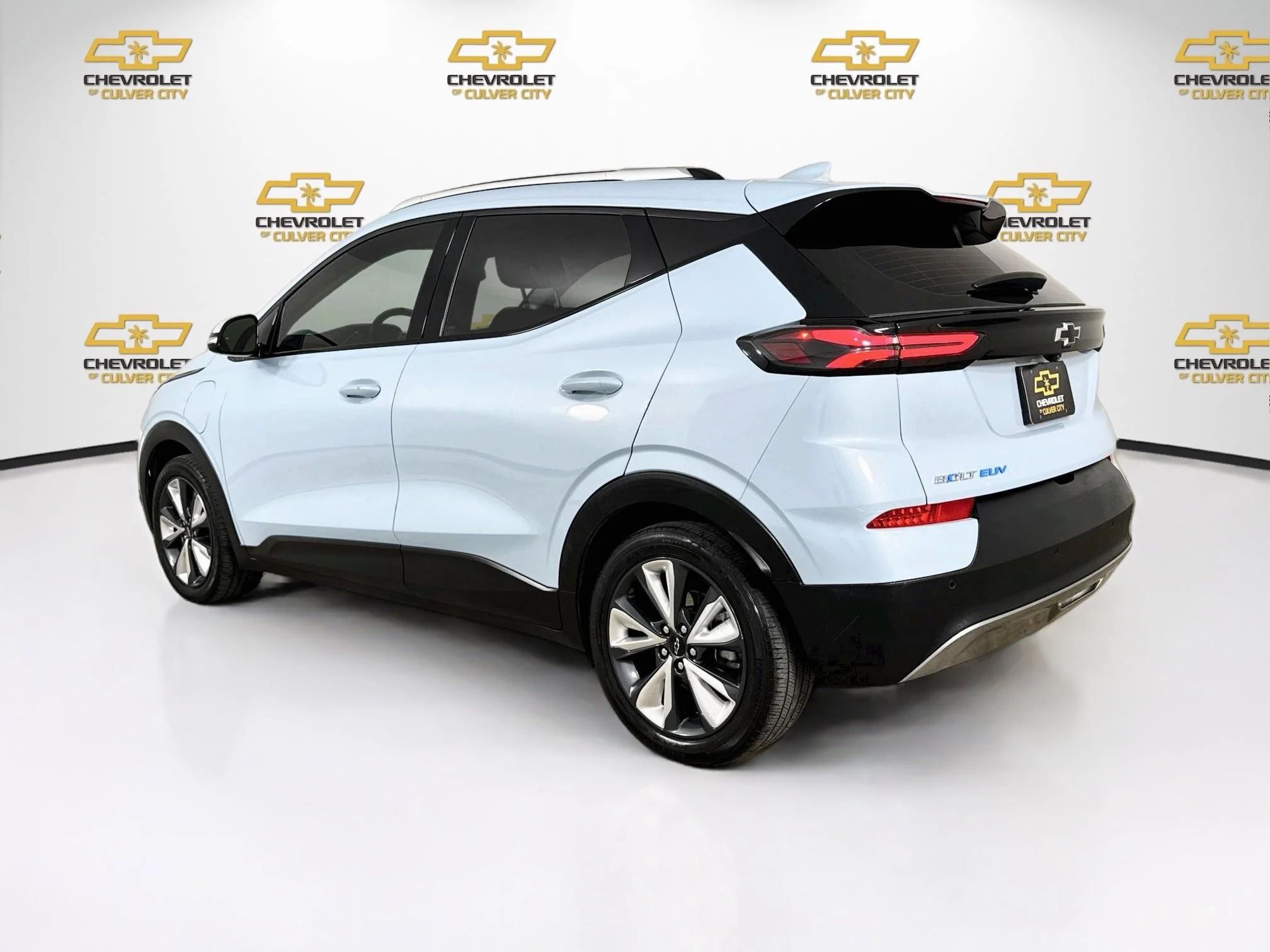 Used 2023 ICE BLUE METALLIC Chevrolet LT image 6
