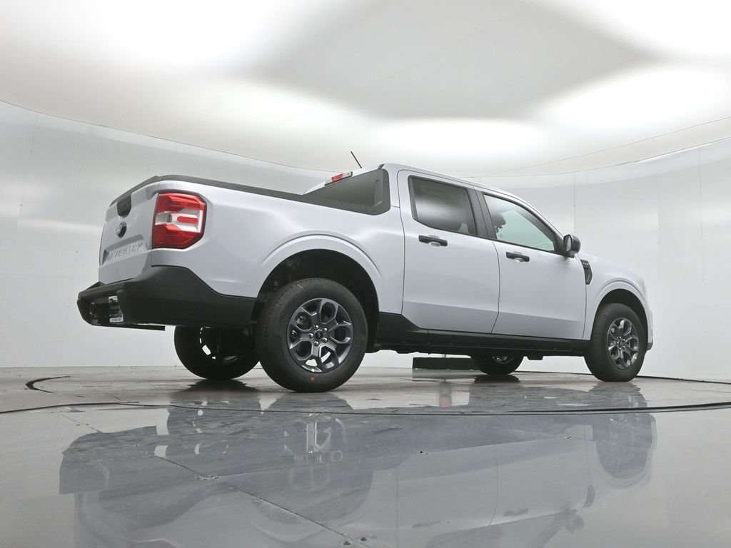 New 2026 Space White Metallic Ford XLT image 41