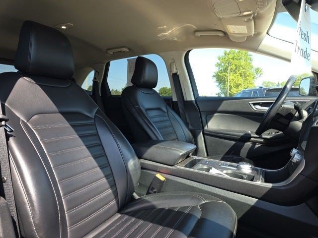 Used 2024 Agate Black Metallic Ford SEL image 12
