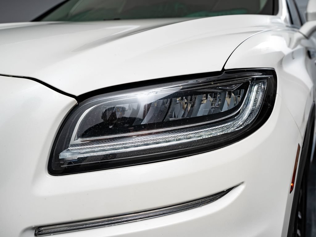 Used 2020 Pristine White Lincoln Reserve image 15
