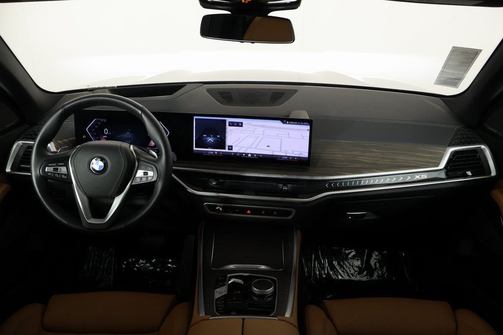 Used 2026 Gray BMW xDrive40i image 8