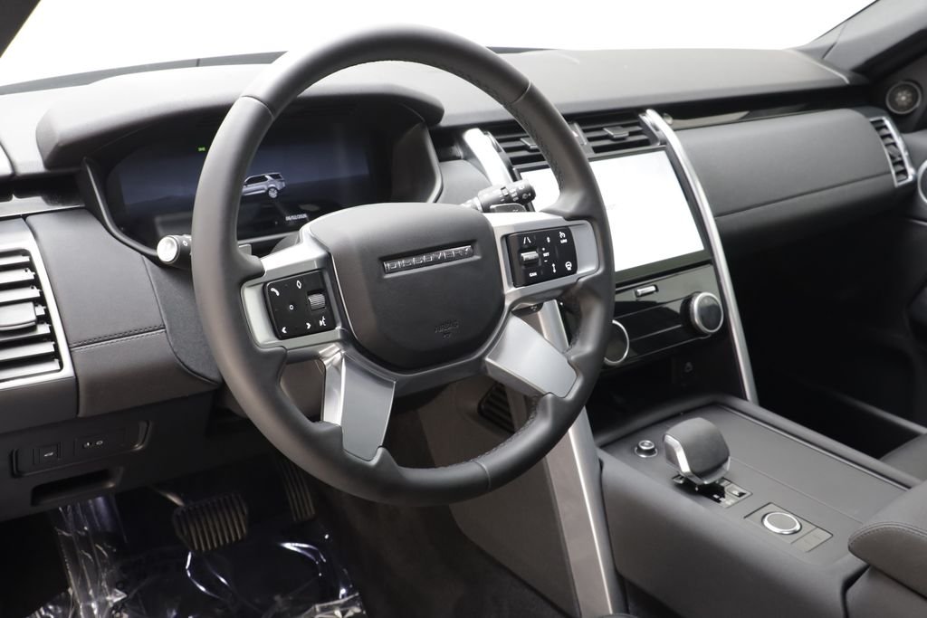 Used 2025 White Land Rover S image 7