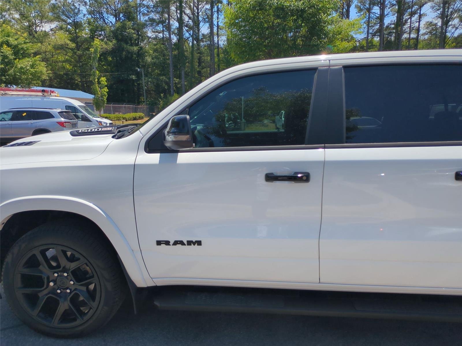 Used 2025 BRIGHT WHITE CLEARCOAT DODGE LARAM image 15
