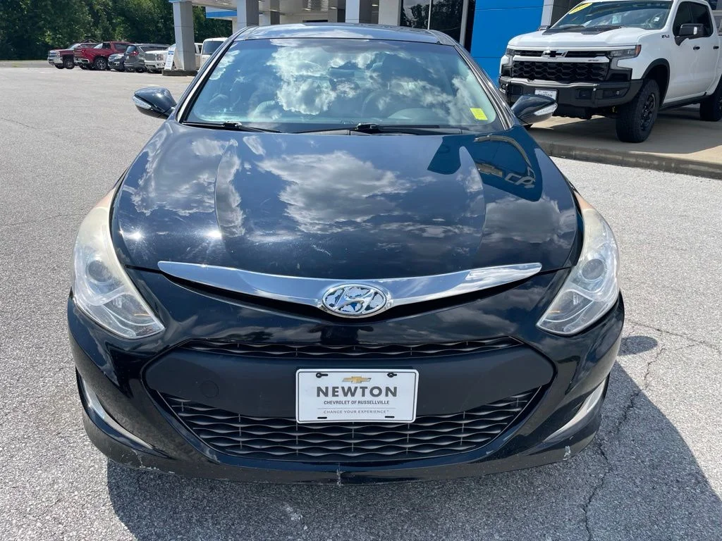 Used 2014 Black Onyx Pearl Hyundai Limited image 2