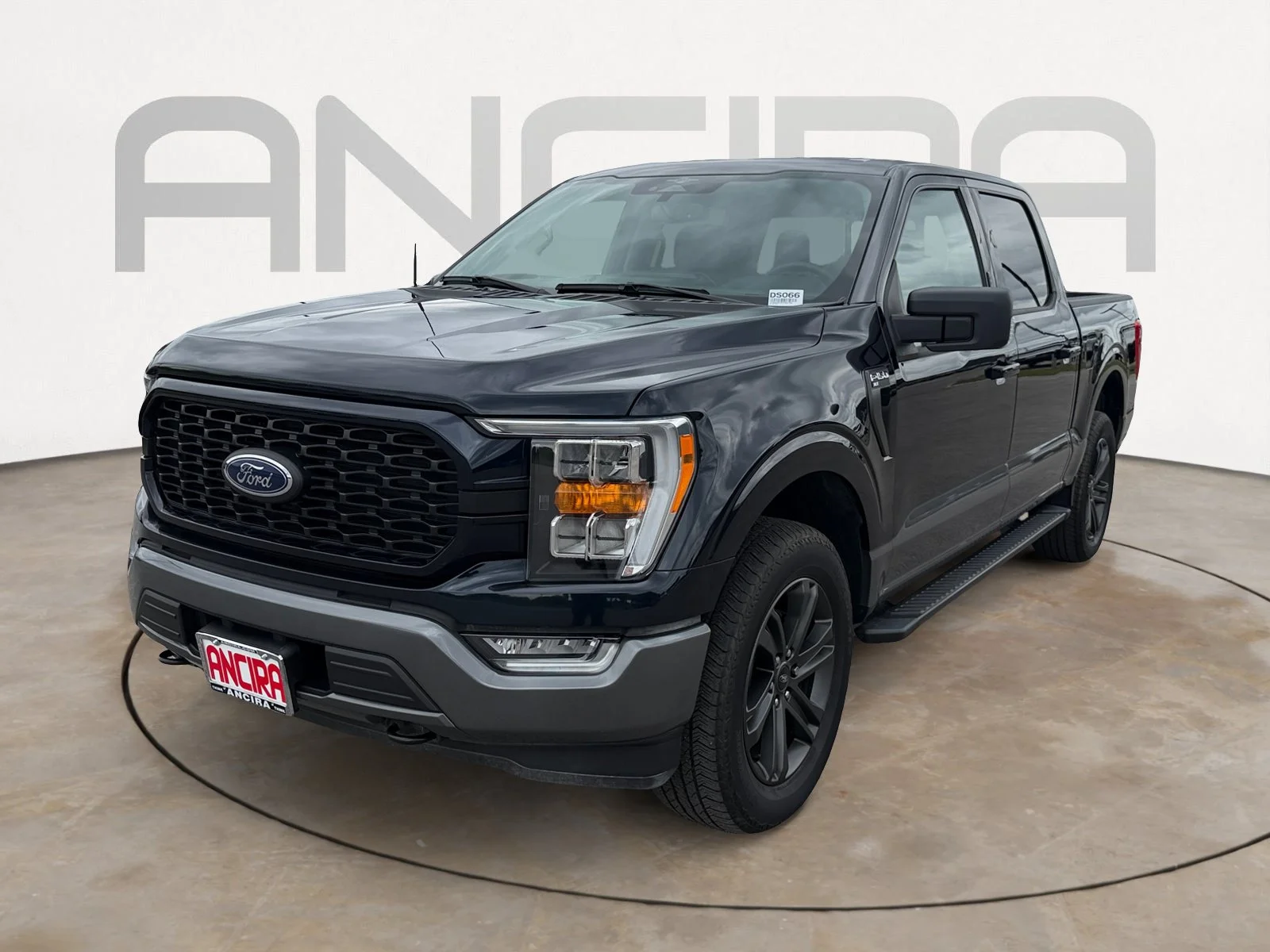 Used 2023 Blue Ford XLT image 6