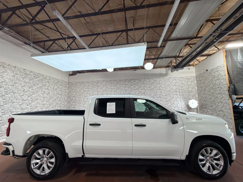 Used 2022 Summit White Chevrolet Custom image 8